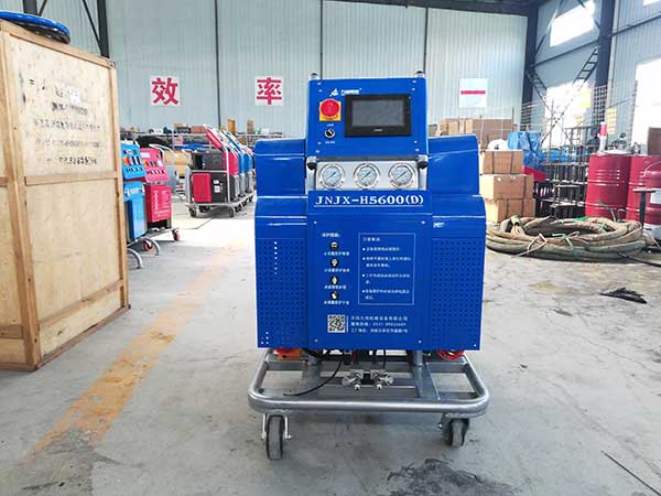 自動(dòng)伸縮卷簾門簾片填充聚氨酯澆注機(jī)(圖2) H5600D自動(dòng)伸縮卷簾門簾片填充聚氨酯澆注機(jī)